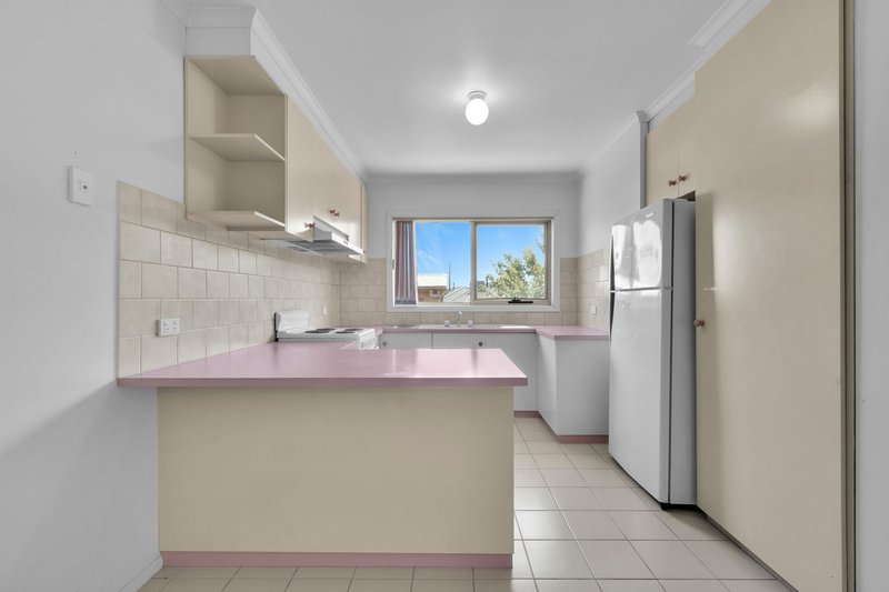 Photo - 2/3 Leopold Crescent, Hampton Park VIC 3976 - Image 5