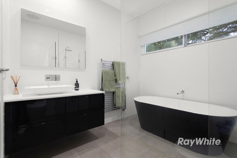 Photo - 23 Leura Street, Murrumbeena VIC 3163 - Image 7