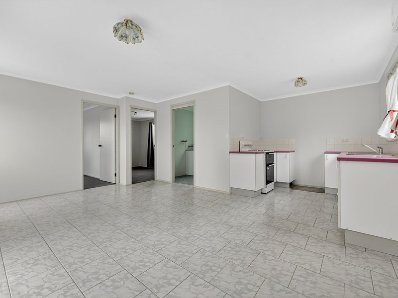 Photo - 23 Liamena Avenue, San Remo NSW 2262 - Image 2