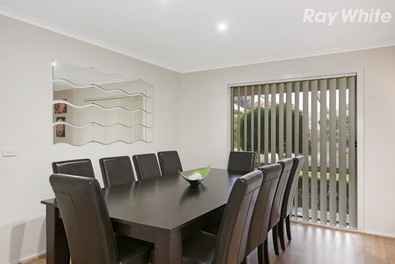 Photo - 23 Linnel Court, Rowville VIC 3178 - Image 4