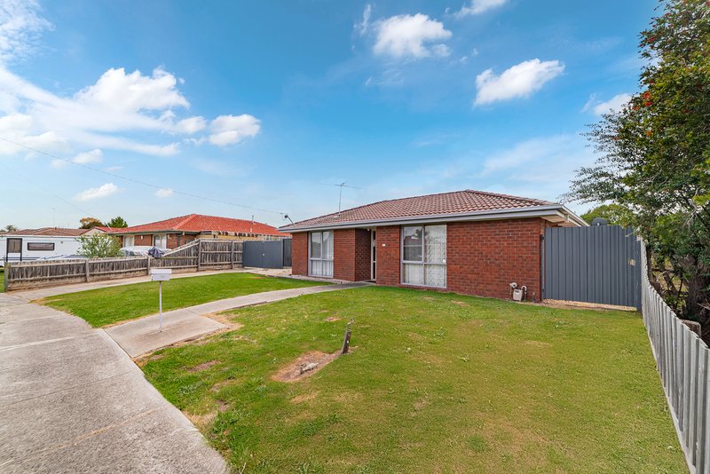 Photo - 23 Longtown Court, Craigieburn VIC 3064 - Image 4