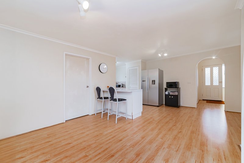 Photo - 23 Longtown Court, Craigieburn VIC 3064 - Image 12