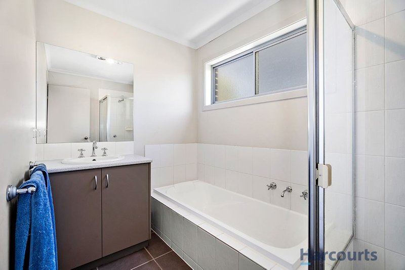 Photo - 23 Lowry Crescent, Miners Rest VIC 3352 - Image 11