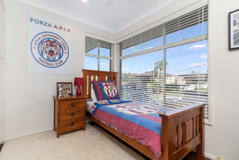 Photo - 23 Lucinda Avenue, Georges Hall NSW 2198 - Image 7