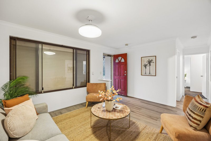 Photo - 23 Lynas Way, Quinns Rocks WA 6030 - Image 5