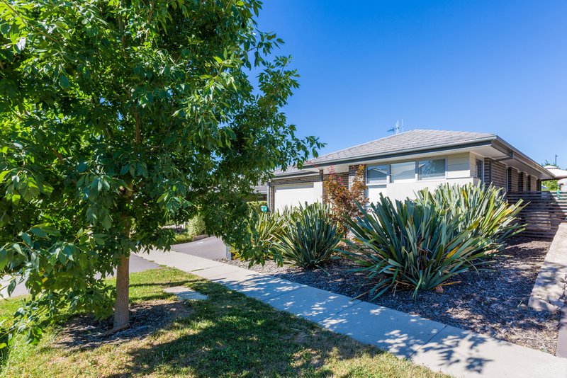 Photo - 23 Macandie Street, Casey ACT 2913 - Image 2