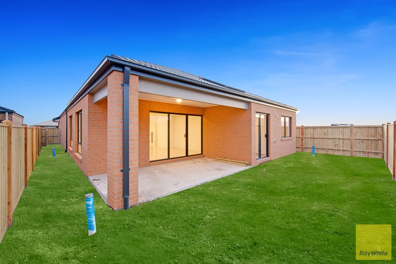 Photo - 23 Madden Boulevard, Tarneit VIC 3029 - Image 18