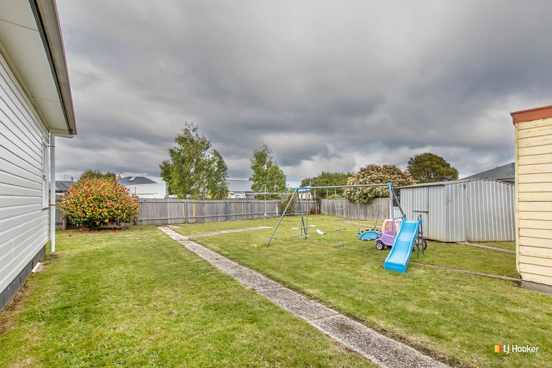 Photo - 23 Madden Crescent, Devonport TAS 7310 - Image 6