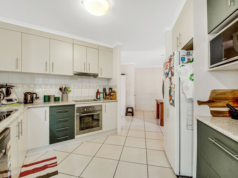 Photo - 23 Marina Avenue, Boyne Island QLD 4680 - Image 7