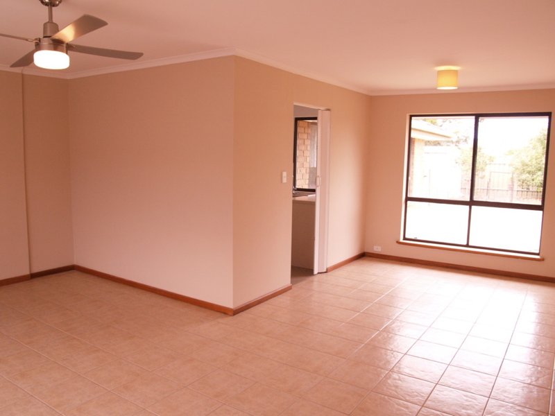 Photo - 23 Marrington Circuit, Morphett Vale SA 5162 - Image 2