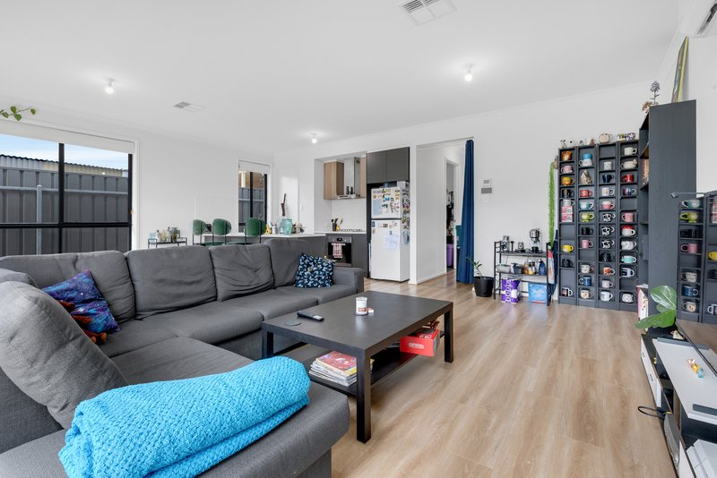 Photo - 23 Mary Street, Smithfield SA 5114 - Image 11