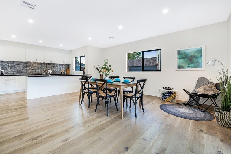 Photo - 2/3 Matlock Avenue, Mulgrave VIC 3170 - Image 3