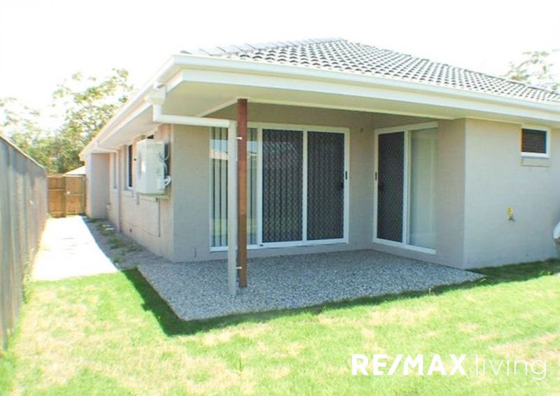 Photo - 2/3 Mayes Circuit, Caboolture QLD 4510 - Image 5