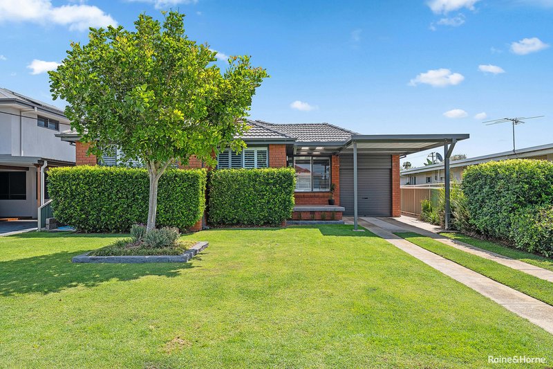 23 Mcewan Street, Belmont South NSW 2280