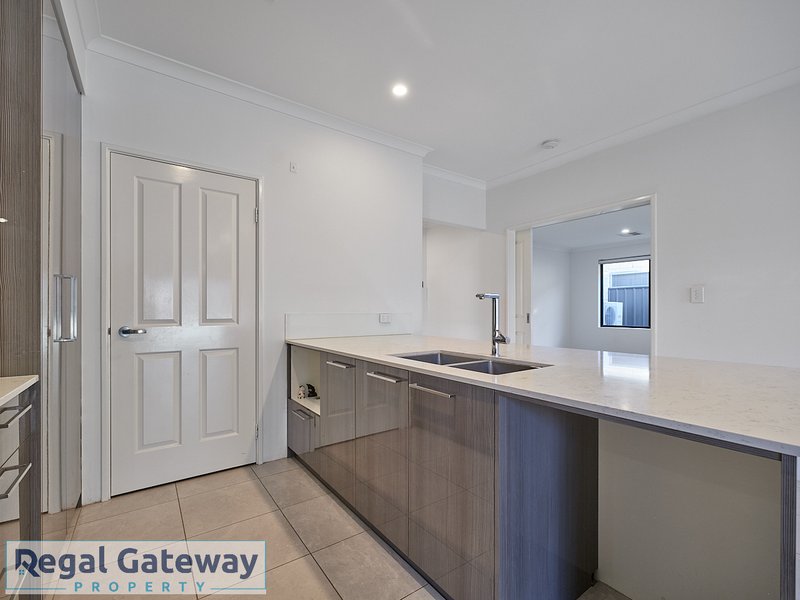 Photo - 23 Mcgibbon Street, Piara Waters WA 6112 - Image 5