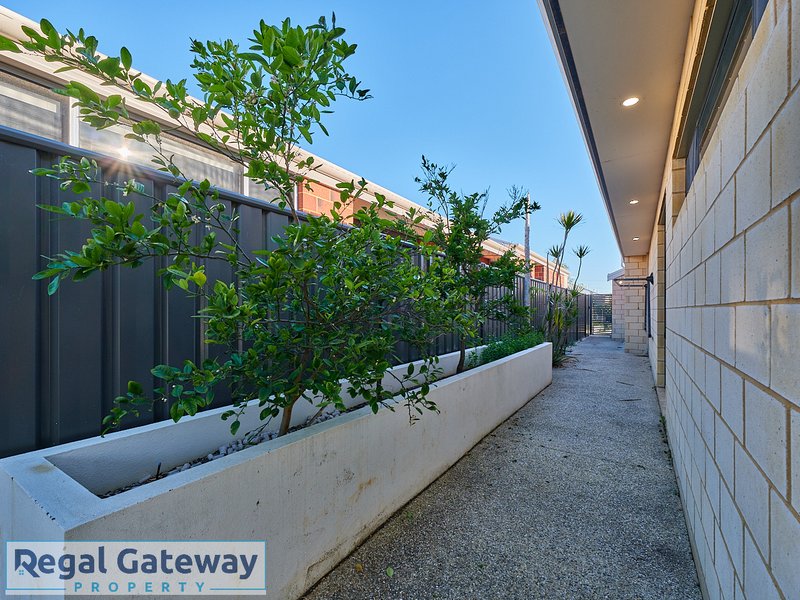 Photo - 23 Mcgibbon Street, Piara Waters WA 6112 - Image 13