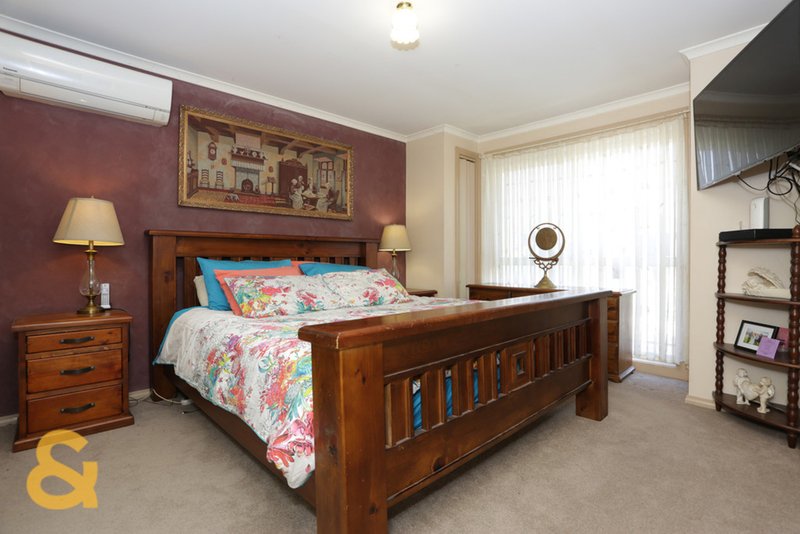 Photo - 23 Mcintyre Avenue, Roxburgh Park VIC 3064 - Image 7