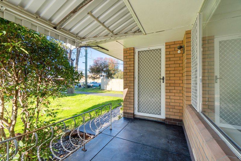 Photo - 23 Mckay Street, Waterford WA 6152 - Image 2