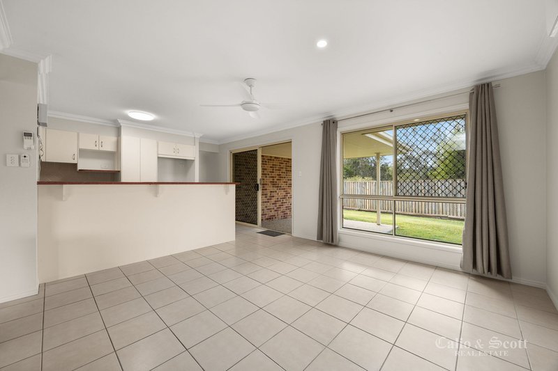 Photo - 23 Mckinlay Crescent, Murrumba Downs QLD 4503 - Image 5