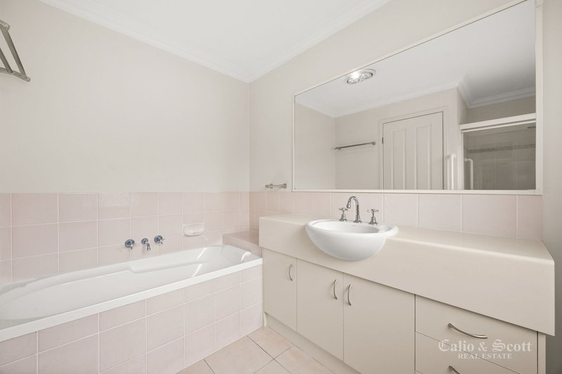 Photo - 23 Mckinlay Crescent, Murrumba Downs QLD 4503 - Image 11