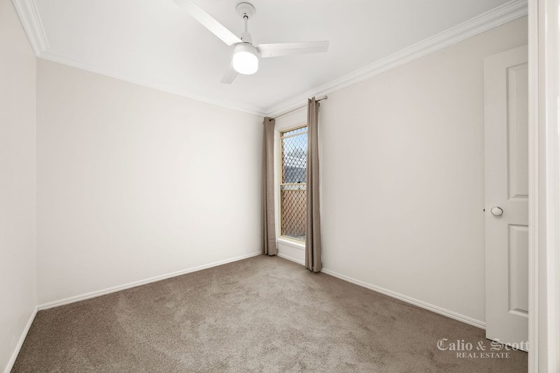 Photo - 23 Mckinlay Crescent, Murrumba Downs QLD 4503 - Image 13