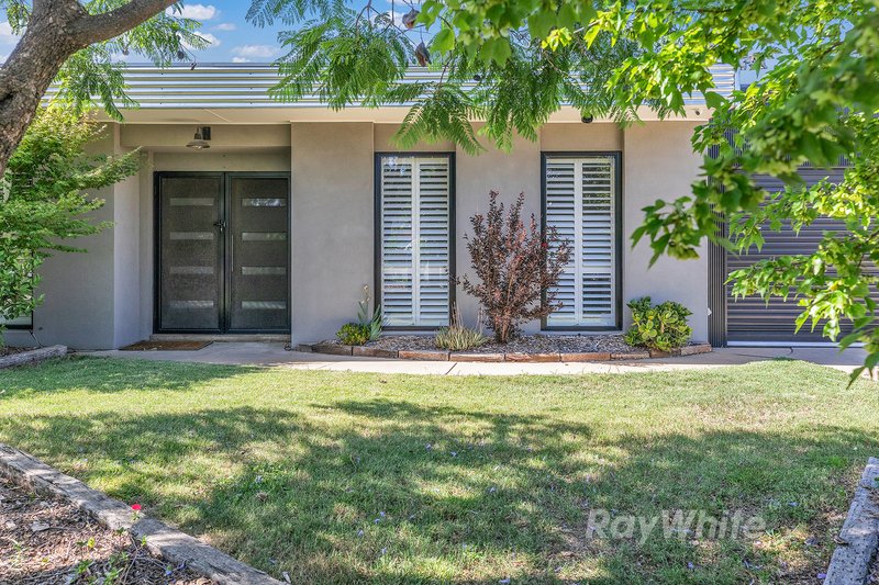 Photo - 23 Mckinlay Street, Echuca VIC 3564 - Image 2