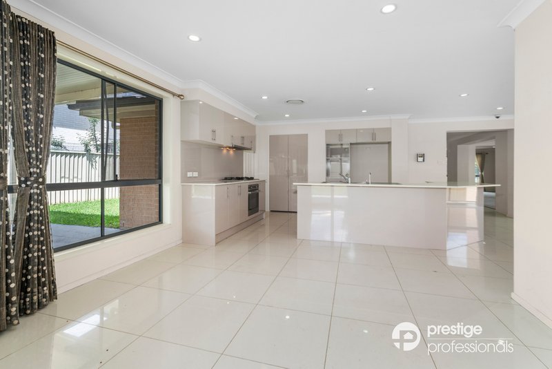 Photo - 23 Mckinnon Close, Holsworthy NSW 2173 - Image 6