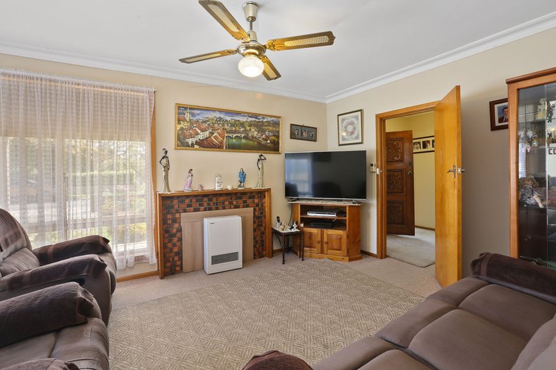 Photo - 23 Merlin Crescent, Corio VIC 3214 - Image 2