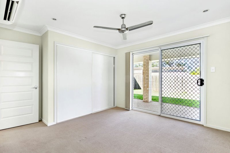 Photo - 23 Miers Crescent, Murrumba Downs QLD 4503 - Image 6