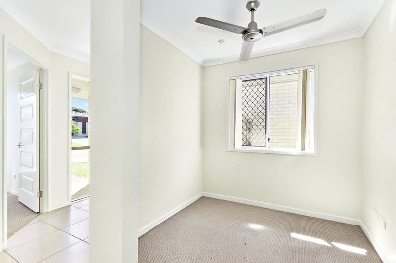 Photo - 23 Miers Crescent, Murrumba Downs QLD 4503 - Image 8