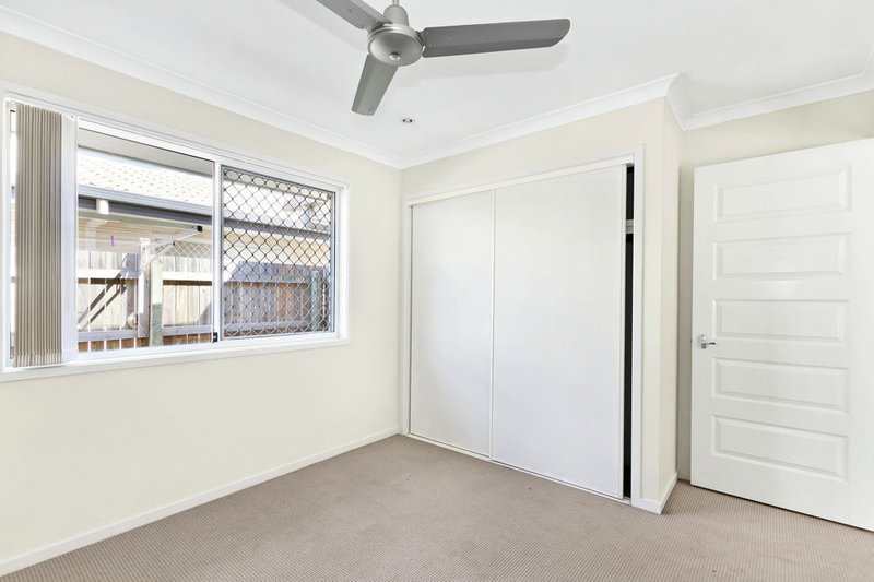 Photo - 23 Miers Crescent, Murrumba Downs QLD 4503 - Image 12