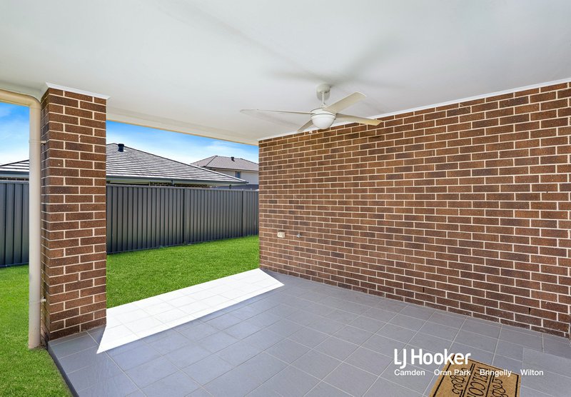 Photo - 23 Milton Circuit, Oran Park NSW 2570 - Image 8