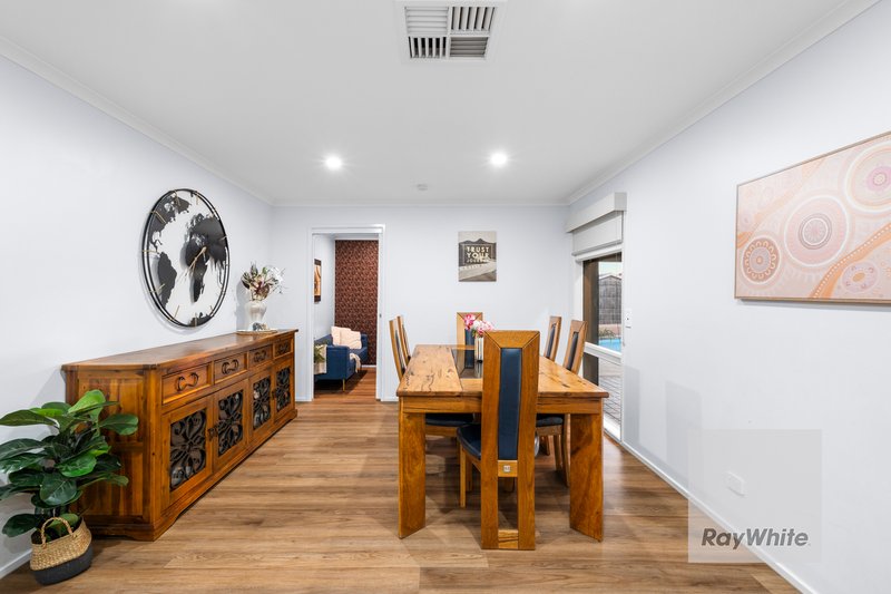 Photo - 23 Mockridge Drive, Mill Park VIC 3082 - Image 6