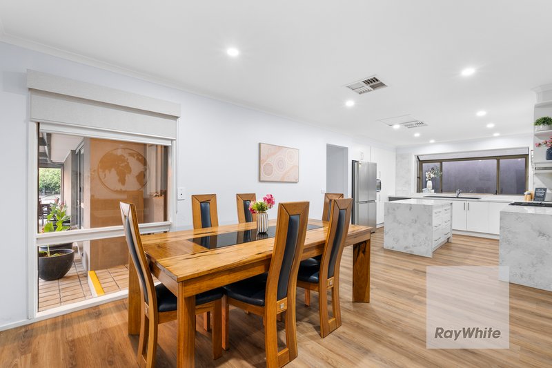 Photo - 23 Mockridge Drive, Mill Park VIC 3082 - Image 7