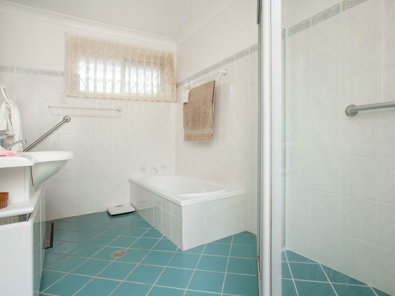 Photo - 23 Molong Road, Old Bar NSW 2430 - Image 5