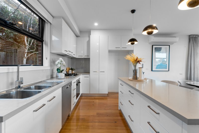 Photo - 23 Monica Street, Burwood VIC 3125 - Image 6