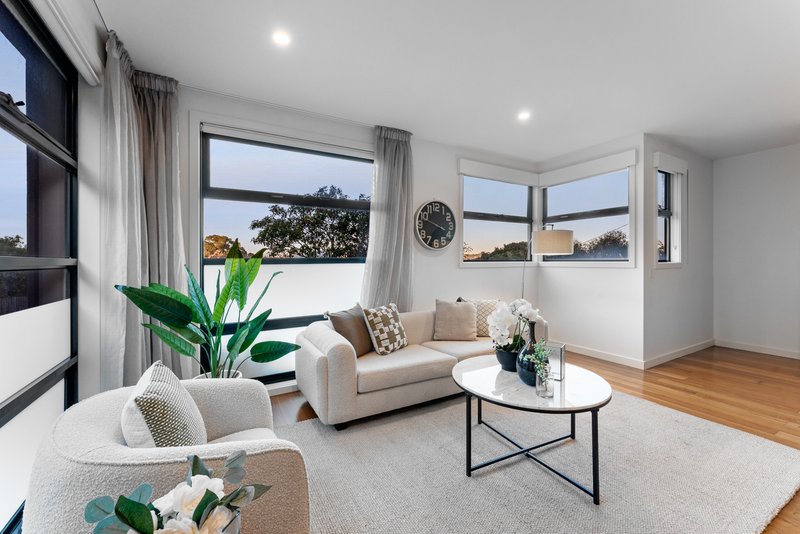 Photo - 23 Monica Street, Burwood VIC 3125 - Image 8