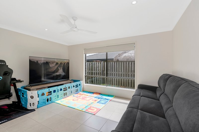 Photo - 23 Moondarra Street, Pimpama QLD 4209 - Image 4