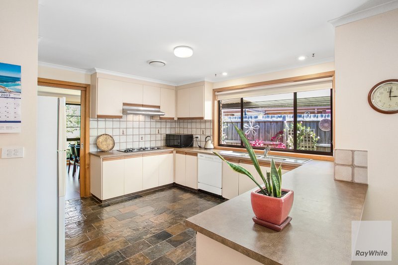 Photo - 23 Morris Drive, Keilor Downs VIC 3038 - Image 4