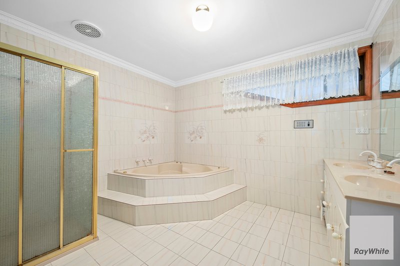 Photo - 23 Munich Drive, Keilor Downs VIC 3038 - Image 9