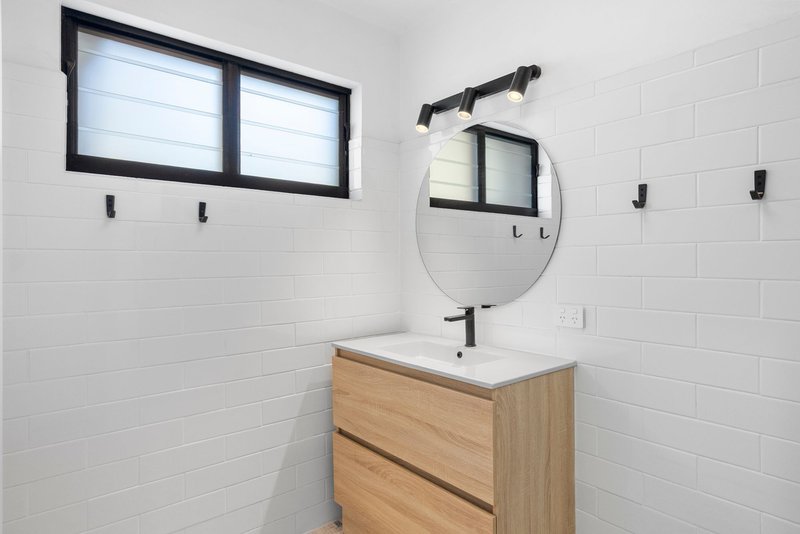 Photo - 2/3 Murraba Street, Currumbin QLD 4223 - Image 10