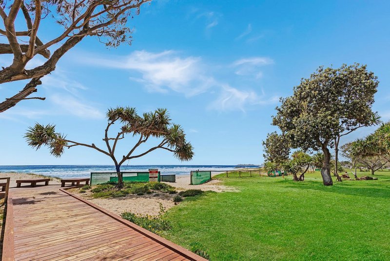 Photo - 2/3 Murraba Street, Currumbin QLD 4223 - Image 12