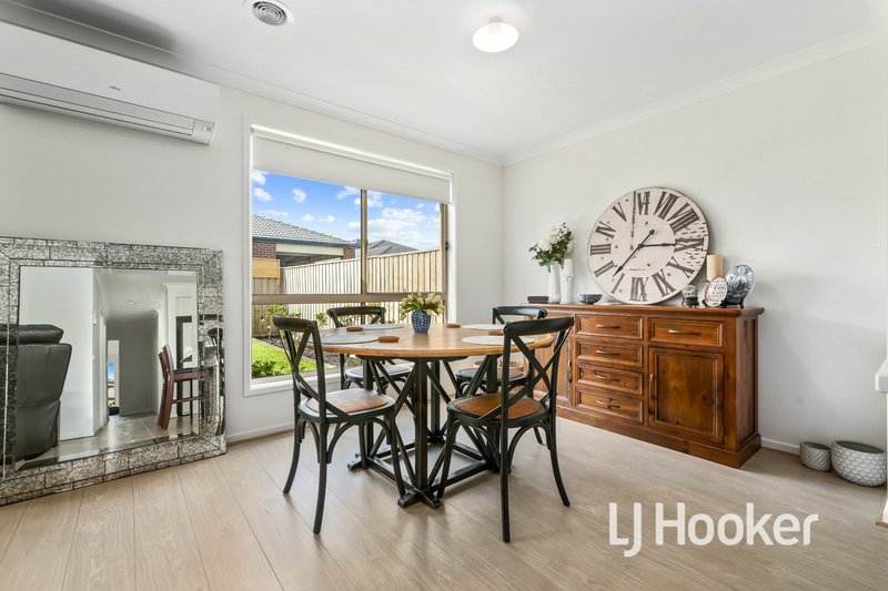 Photo - 23 Myrtleford Avenue, Clyde VIC 3978 - Image 4