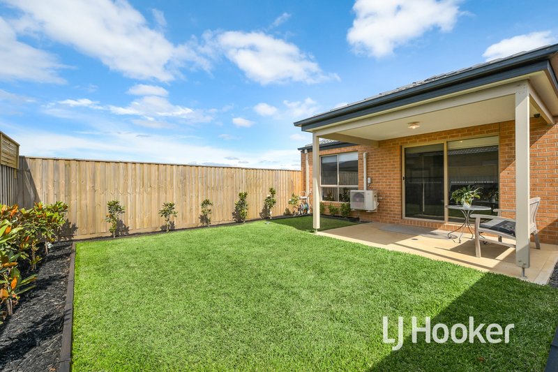 Photo - 23 Myrtleford Avenue, Clyde VIC 3978 - Image 10