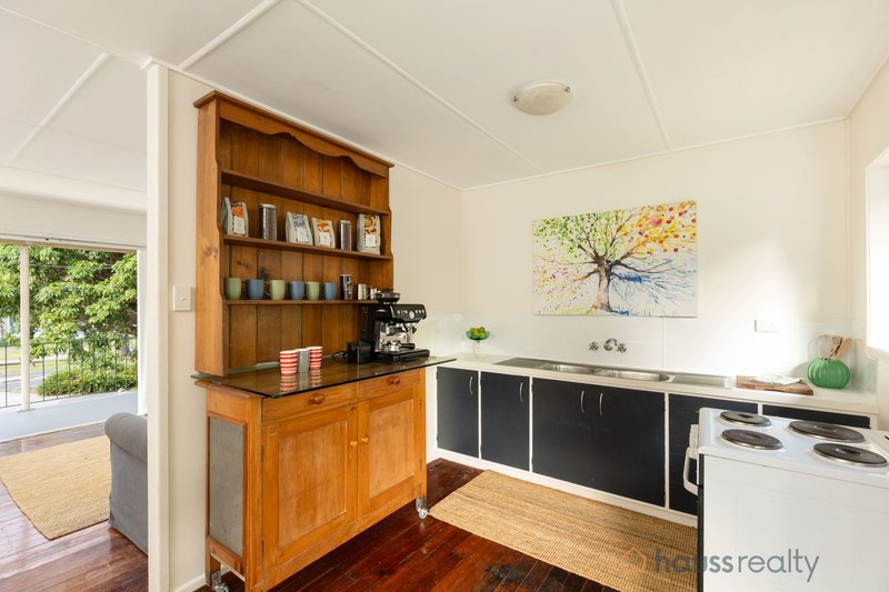 Photo - 23 Nadine Street, Graceville QLD 4075 - Image 5