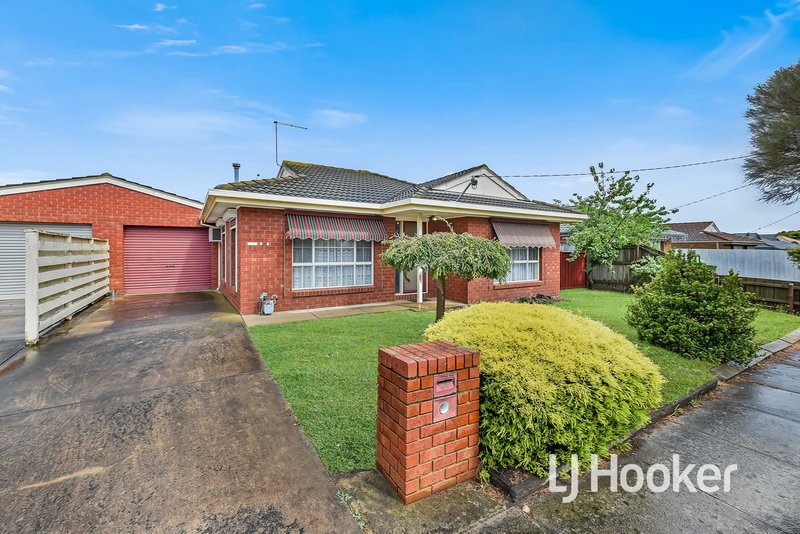 2/3 Navarre Drive, Cranbourne West VIC 3977