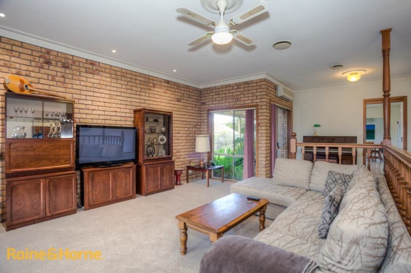 Photo - 23 Neill Street, Sunbury VIC 3429 - Image 3