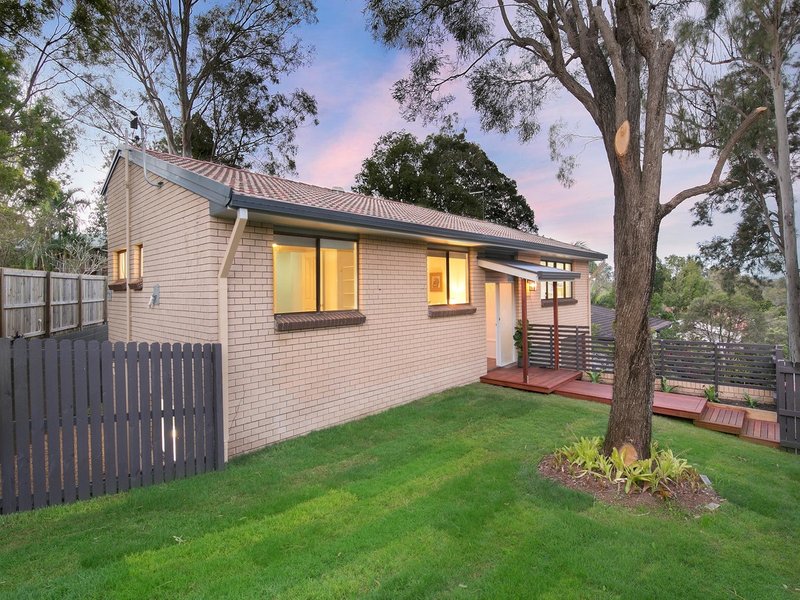 Photo - 23 Neptune Street, Chapel Hill QLD 4069 - Image 15