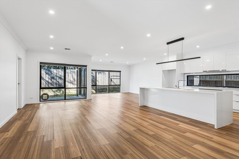 Photo - 2/3 Nerissa Street, Ferntree Gully VIC 3156 - Image 2