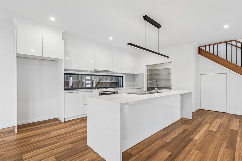 Photo - 2/3 Nerissa Street, Ferntree Gully VIC 3156 - Image 3